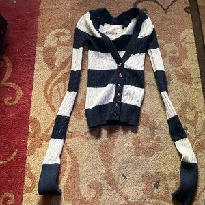 Hollister sweater
